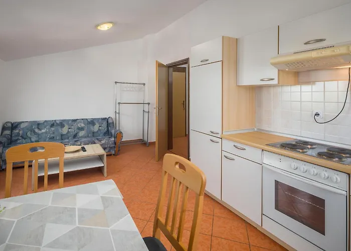 Lovely In With Wifi Apartman